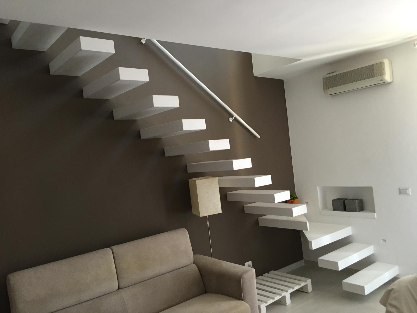 Scala a sbalzo